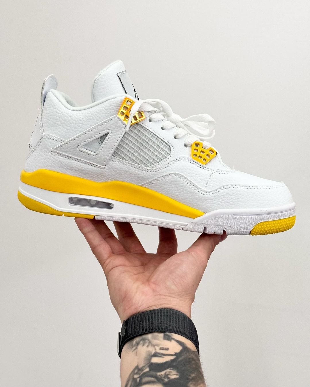 Air Jordan 4